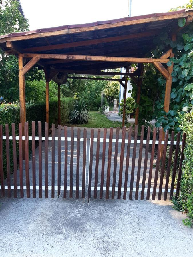 Apartman Ljiljan Nisz Zewnętrze zdjęcie